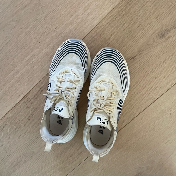 APL Streamline - Picture 2 of 3